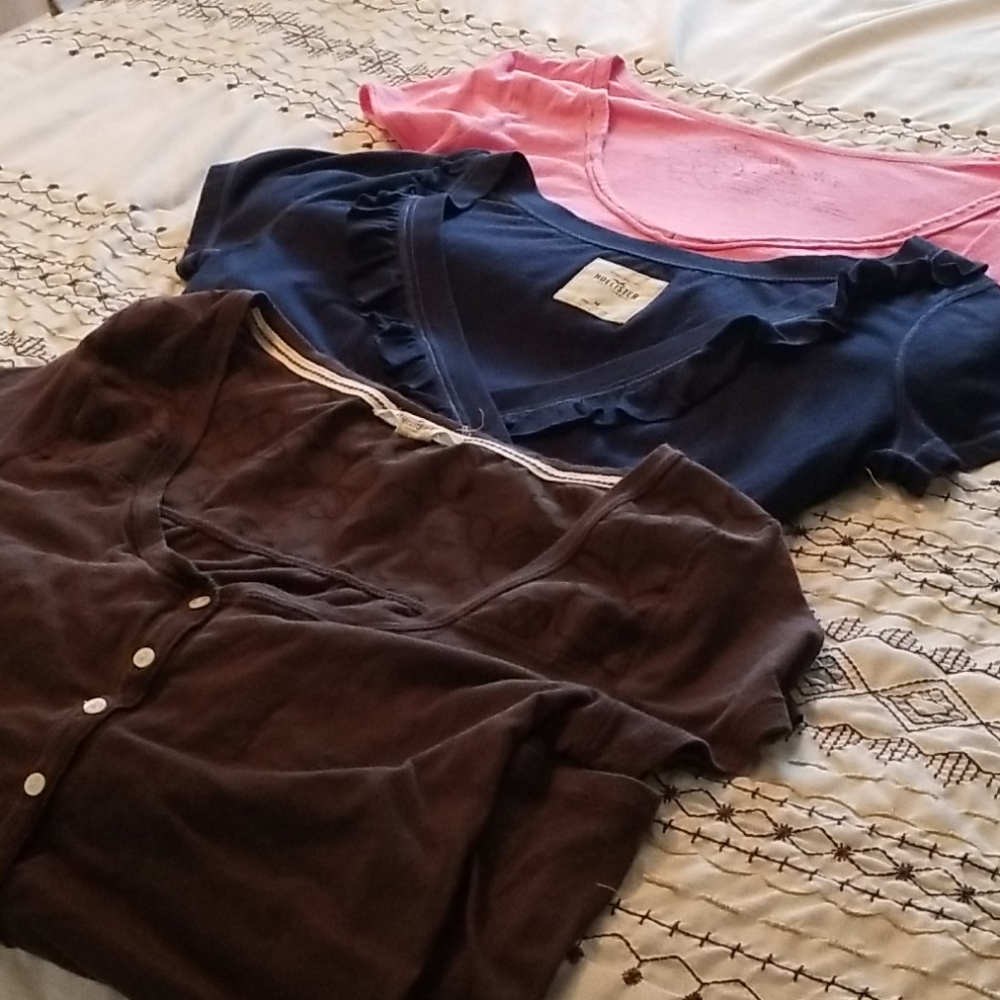 Hollister short sleeve bundle tops